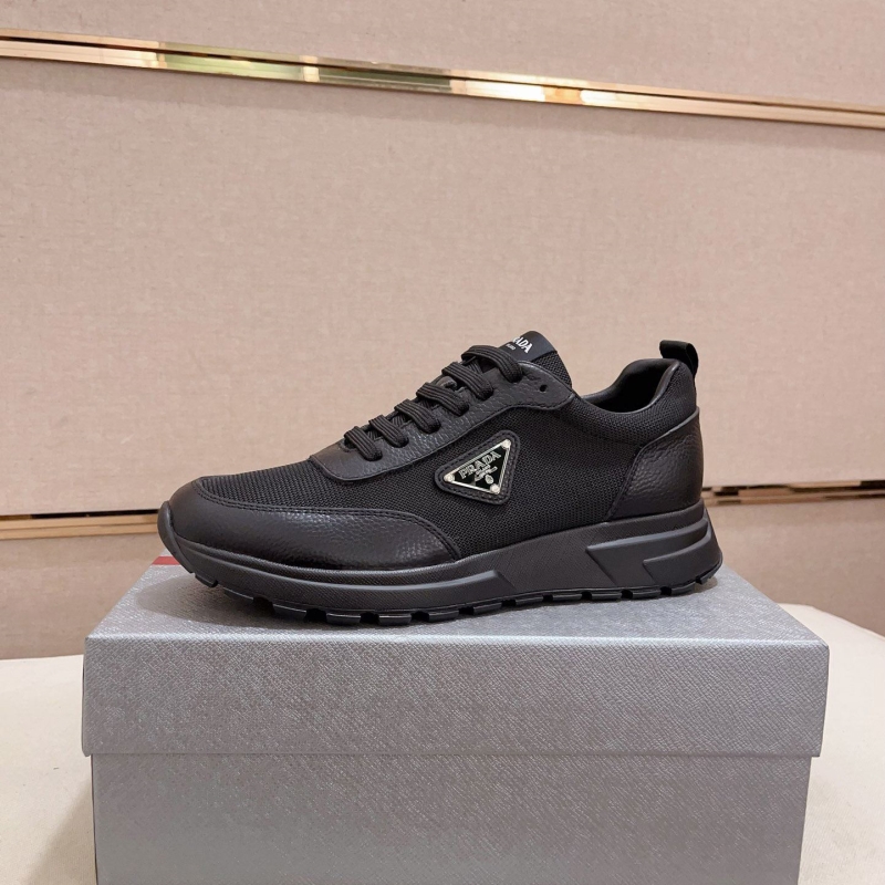 Pra*a casual shoes
